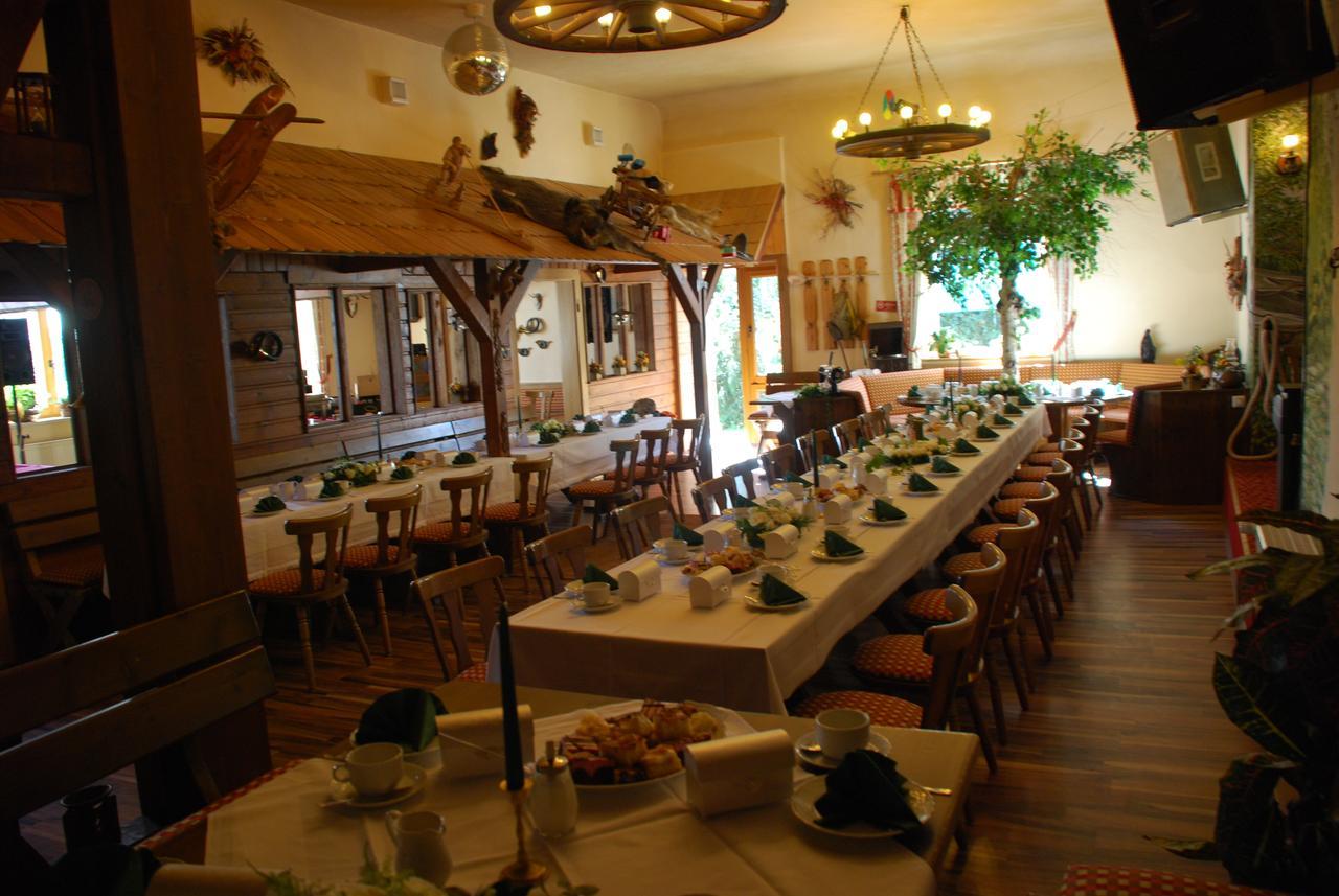 Hotel Alpenhof Markneukirchen Exteriör bild