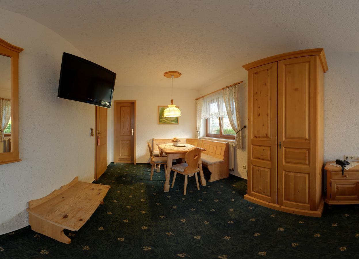 Hotel Alpenhof Markneukirchen Exteriör bild