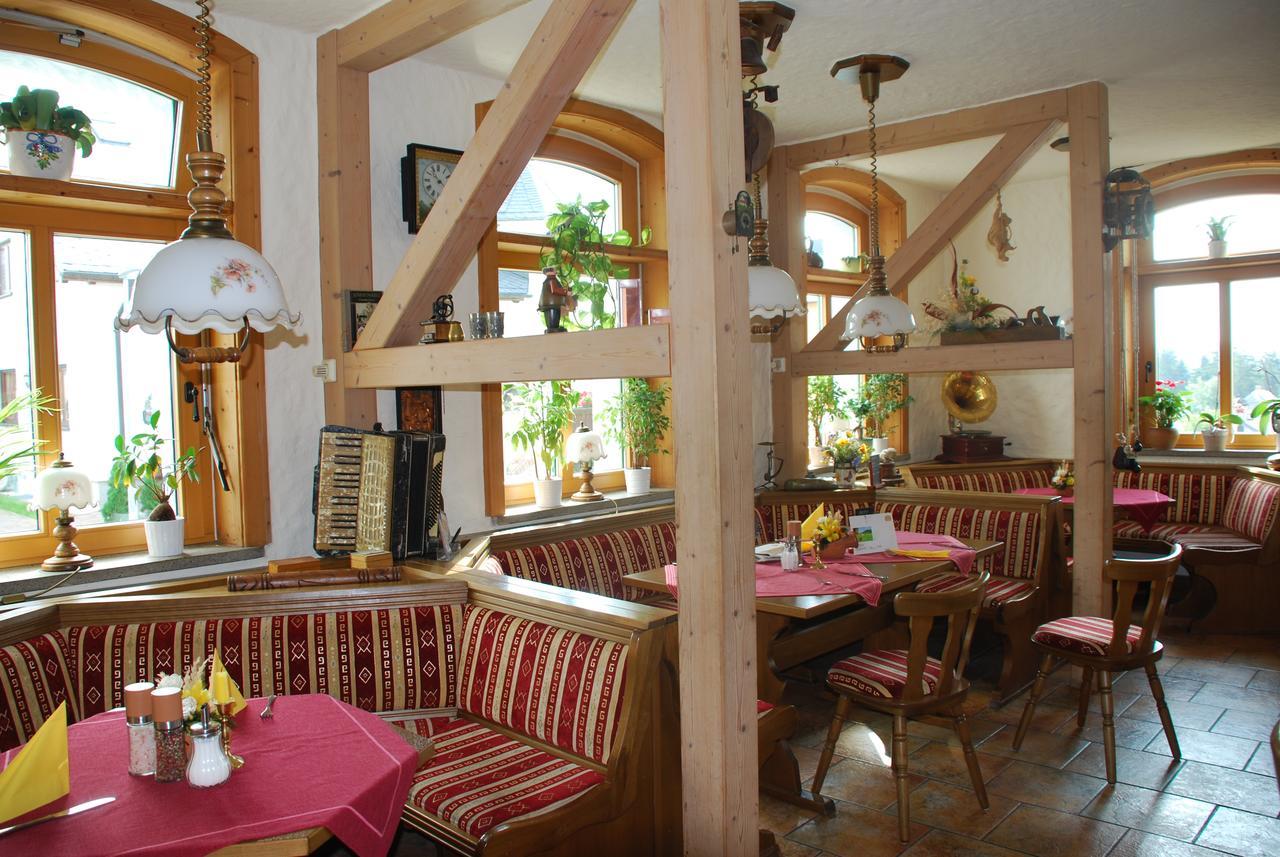Hotel Alpenhof Markneukirchen Exteriör bild