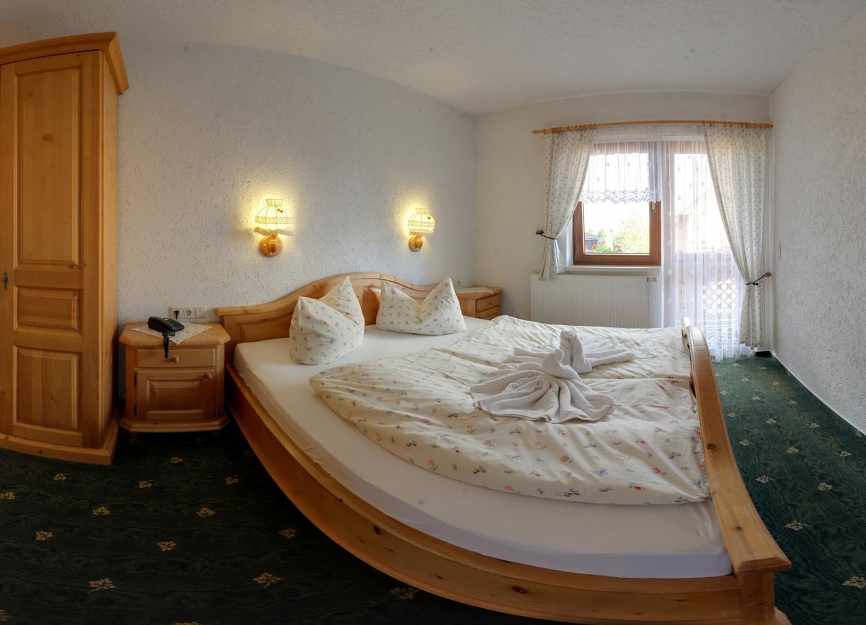Hotel Alpenhof Markneukirchen Exteriör bild